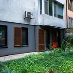 Central Cozy&Modern Studio With Garden