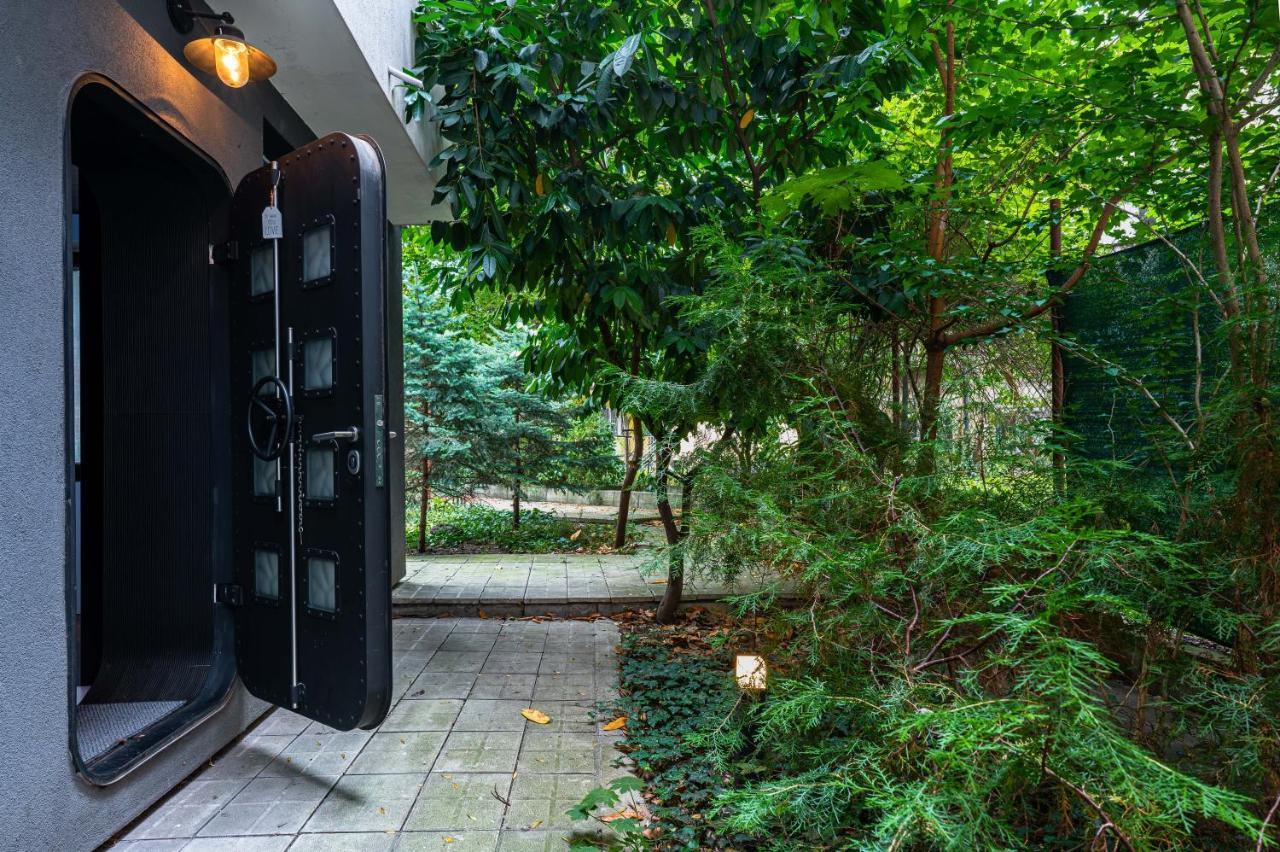 Cozy&modern With Garden Sofia